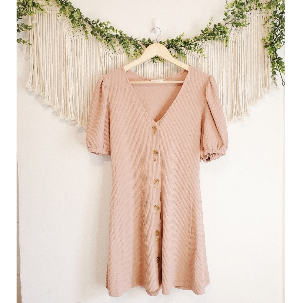 E&M Boutique Pink Button Front V Neck Short Puff Sleeve Dress sz L